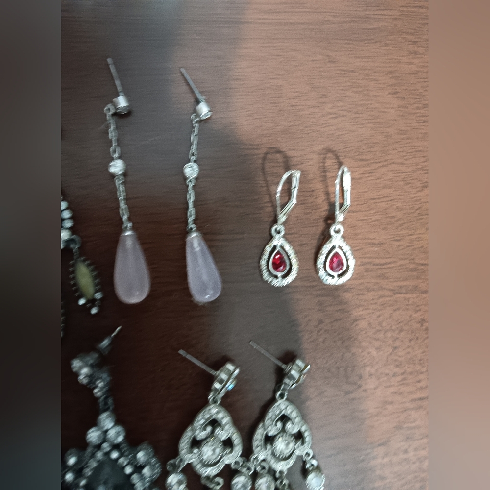 8 Earrings Bundle - Picture 6 of 6